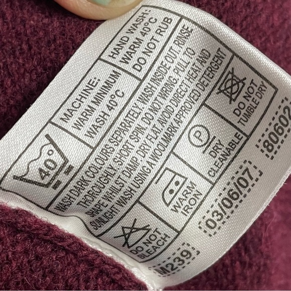 Vintage Edinburgh Woollen Mill Pure Lambs Wool washable burgundy SweaterMedium - Picture 4 of 8